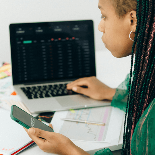 Zyron Fundoriax teljesítmény analitika illusztráció